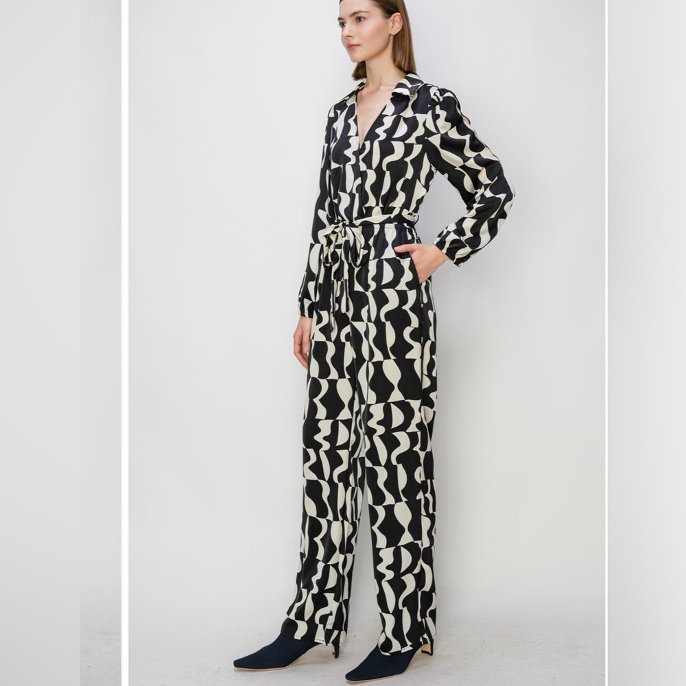 MELLODAY Black & White Abstract Wrap Jumpsuit - Picture 4 of 11